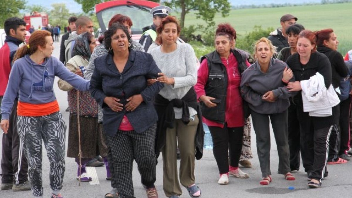 Близките на жертвите от касапницата в Богданица са в шок, викнаха далечни роднини да разпознават телата 
