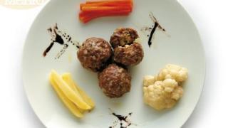 Ох, че вкусно и сочно! Тези кюфтенца с плънка на пара ще пробудят лакомията ви