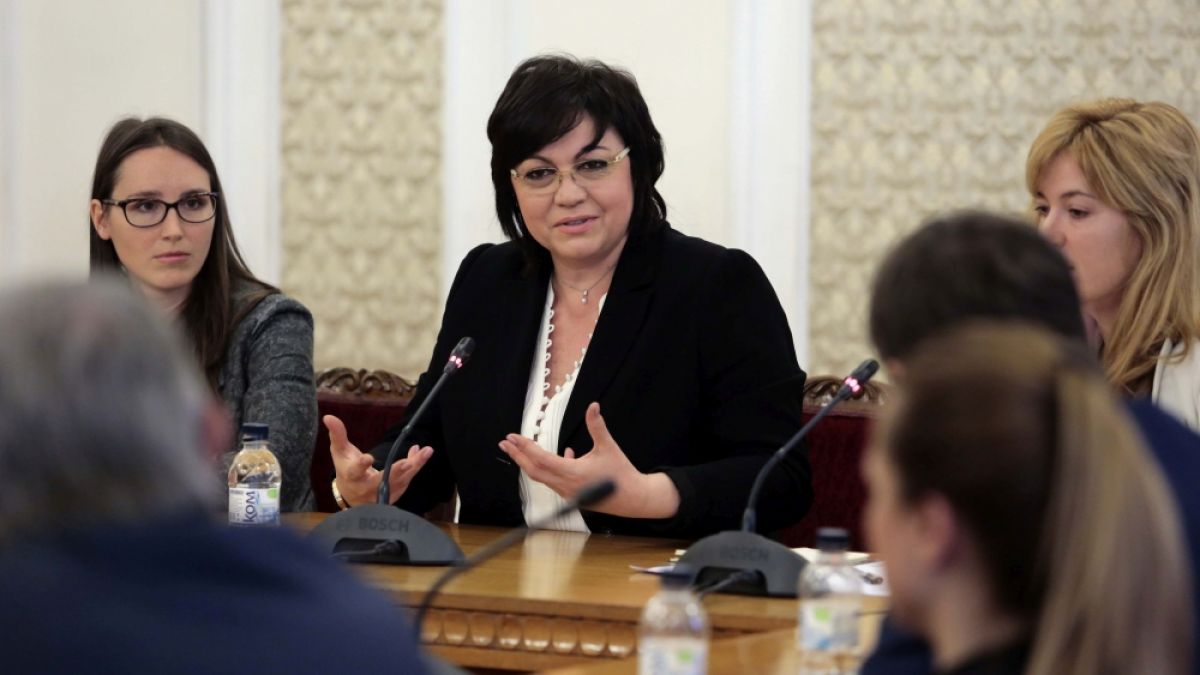Нинова с важен съвет към младите политици (СНИМКИ)