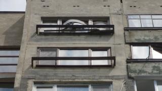 Животът на изгонената с решение на общото събрание на блока баба Марийка се превърна в кошмар! 