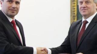 След тази СНИМКА Македония има 20 дни, за да успокои страстите