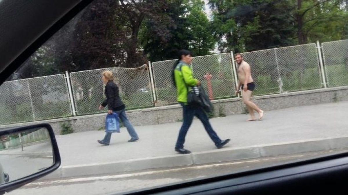 Този смелчага по боксерки събра погледите на перничани (СНИМКИ)