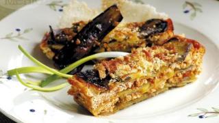 Ох, че вкусно! Тази пилешка мусака е удоволствие е за всички сетива!