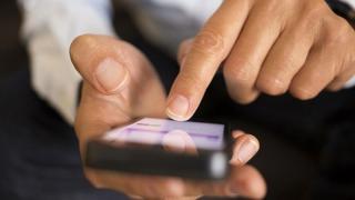 Тексасец съди любимата си за изневяра със... смартфон 