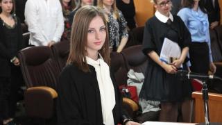 Студенти по право „осъдиха“ убиец на 18 години затвор 