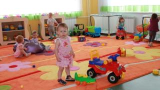 Скандалът се разраства, учители плашат със стачка заради "бръмбарите в яслата"