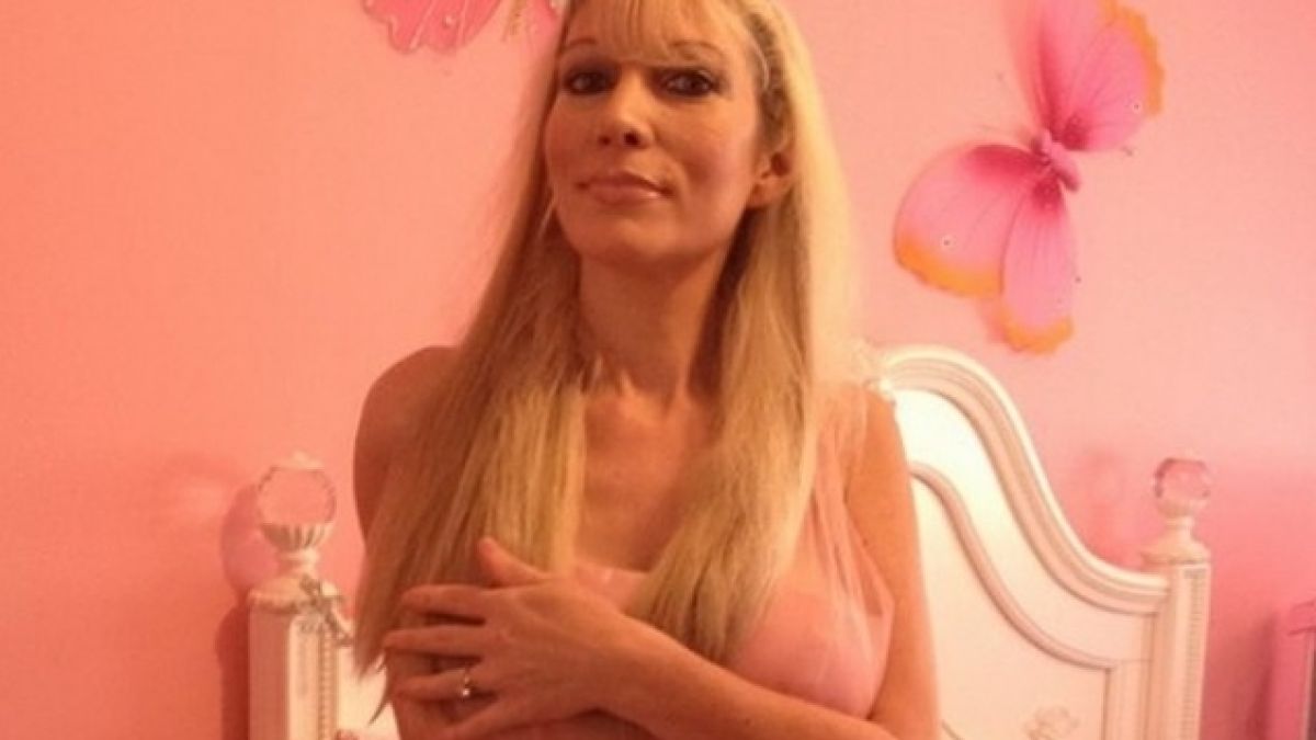 Мелиса правела секс със сина си, докато снахата спи в съседната стая