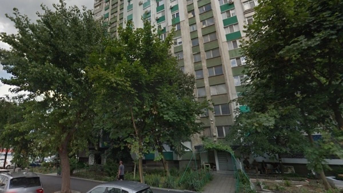 Агресивен тип напада и заплашва с убийство млади и красиви бургазлийки