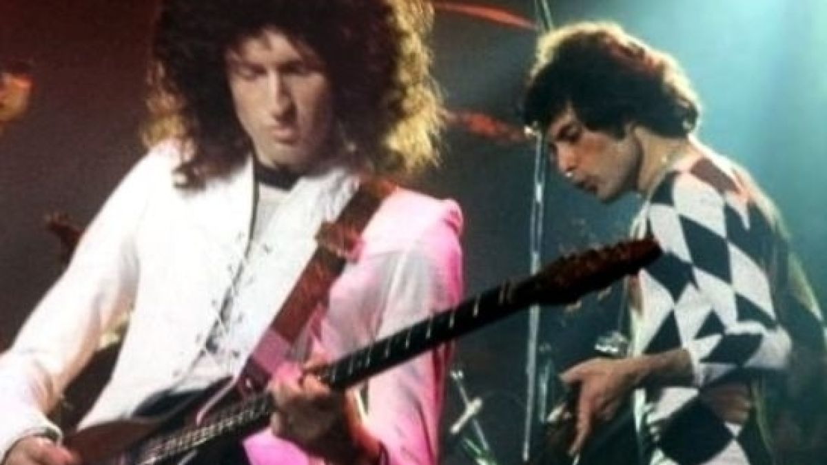 Басистът на Queen сподели покъртителни подробности за борбата на Фреди Меркюри със СПИН-а 