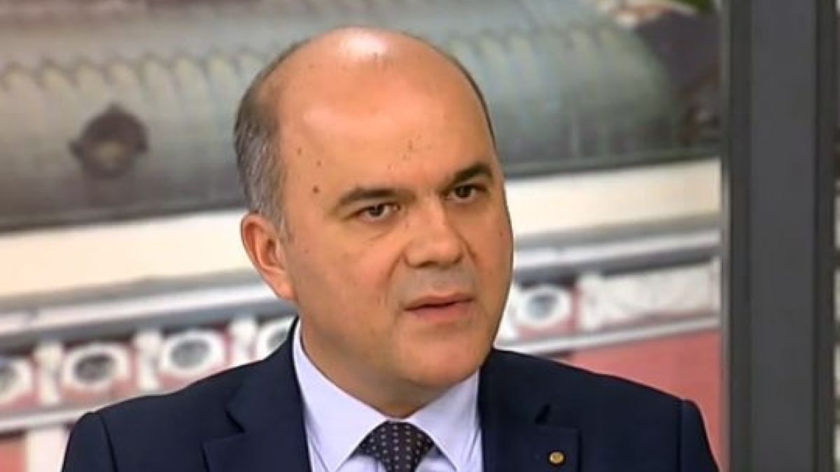 Социалният министър не се интересува колко ще му е пенсията 