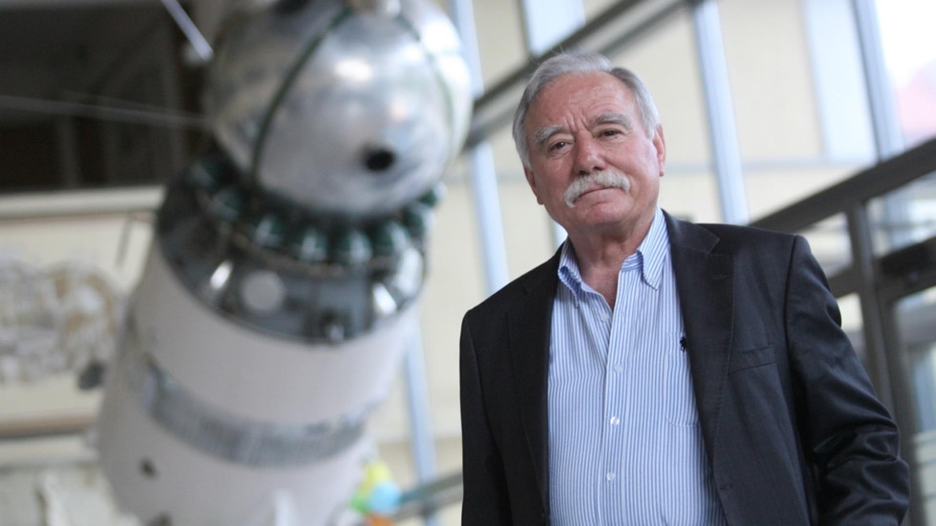 Линейка е откарала спешно първия български космонавт Георги Иванов във ВМА, покосен е от инсулт 