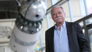 Линейка е откарала спешно първия български космонавт Георги Иванов във ВМА, покосен е от инсулт 