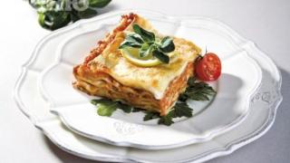 Приказка за сетивата! Едва ли сте яли по-вкусна лазаня със сос болонезе