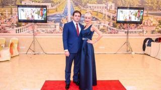 Мисис Баба вдига не една, а две сватби