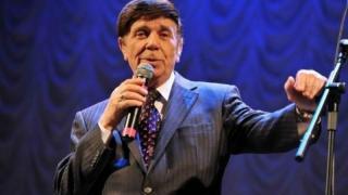Легендарен певец от ерата на СССР тъне в нищета в САЩ (ВИДЕО)