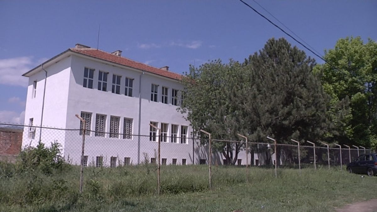 Содом и Гомор в интерната в Драгоданово: Възпитаник се оженил за своя учителка, проституцията е ежедневие