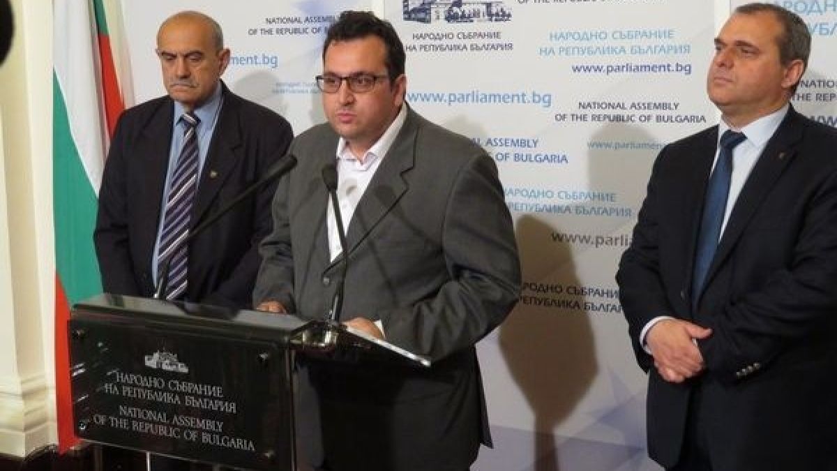 Патриотите посичат радикалния ислям: Даваш пари за носене на бурка - шест години затвор и 20 000 лева глоба!