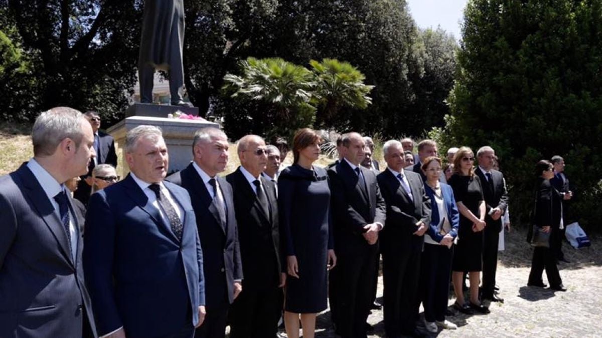 Вицепремиерът Захариева с първи коментар след срещата с папа Франциск (СНИМКИ)