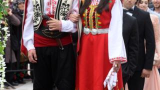 Благоевград дълго ще говори за тези абитуриенти от Математическата (СНИМКИ) 
