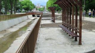 Варненци вече имат пейки с гледка към... (СНИМКИ)
