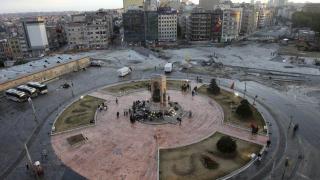 Паркът на площад "Тексим" в Истанбул вече е с полицейски заграждения