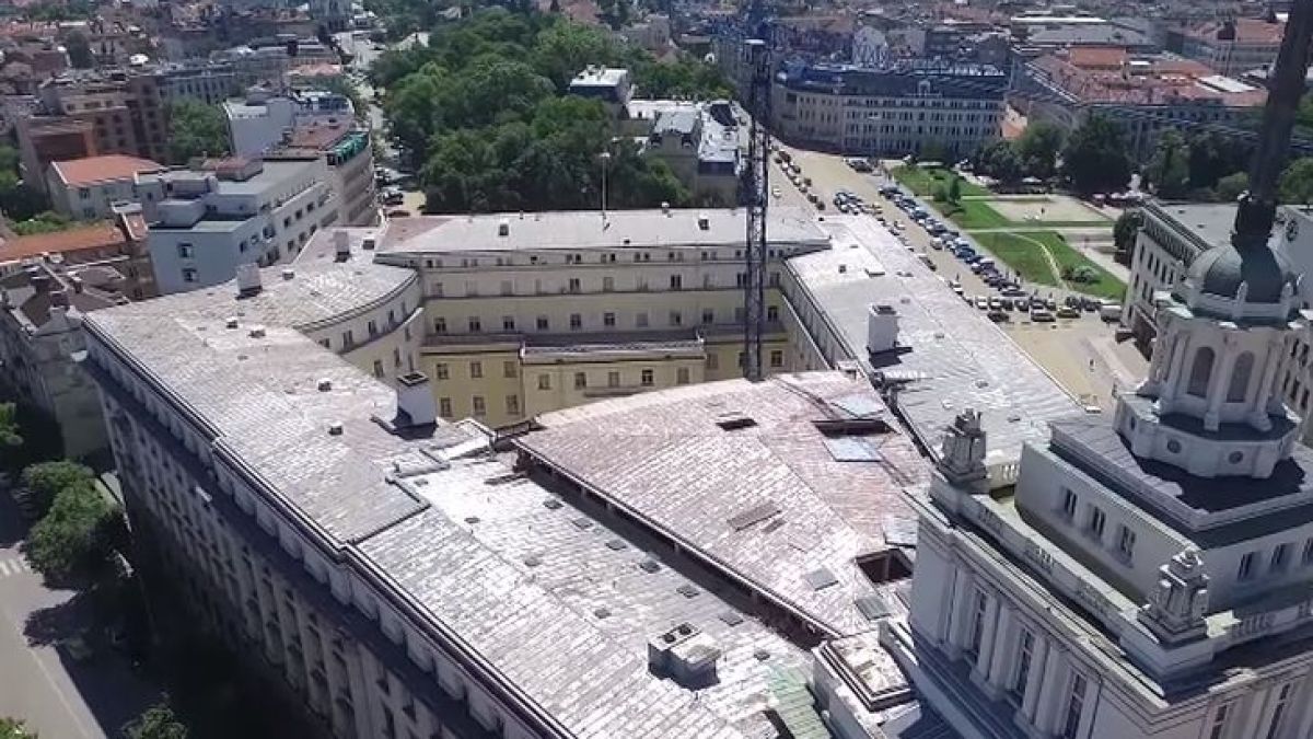 Ето как върви изграждането на новата пленарна зала на парламента (ВИДЕО)