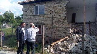 Семейство от Джебелско спеше сладко-сладко, но като стана сутринта, изпадна в ужас