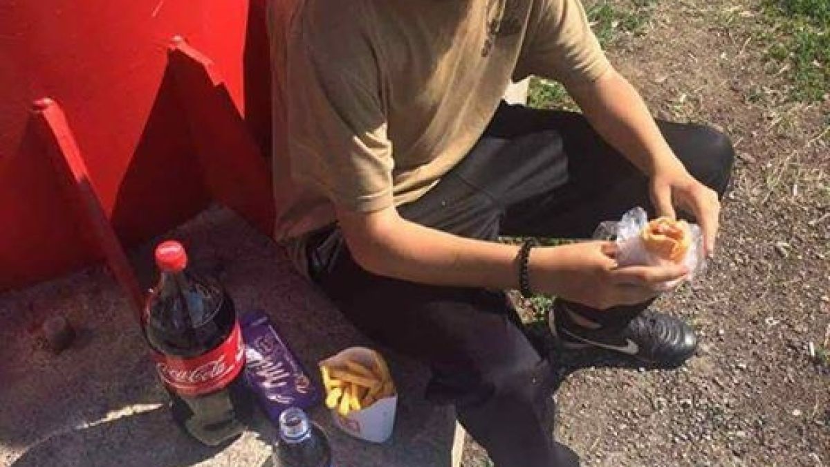 Покъртителната история на малкия Илиян трогна Фейсбук: Това дете не е наркоман, това дете не обира баби, той иска да яде