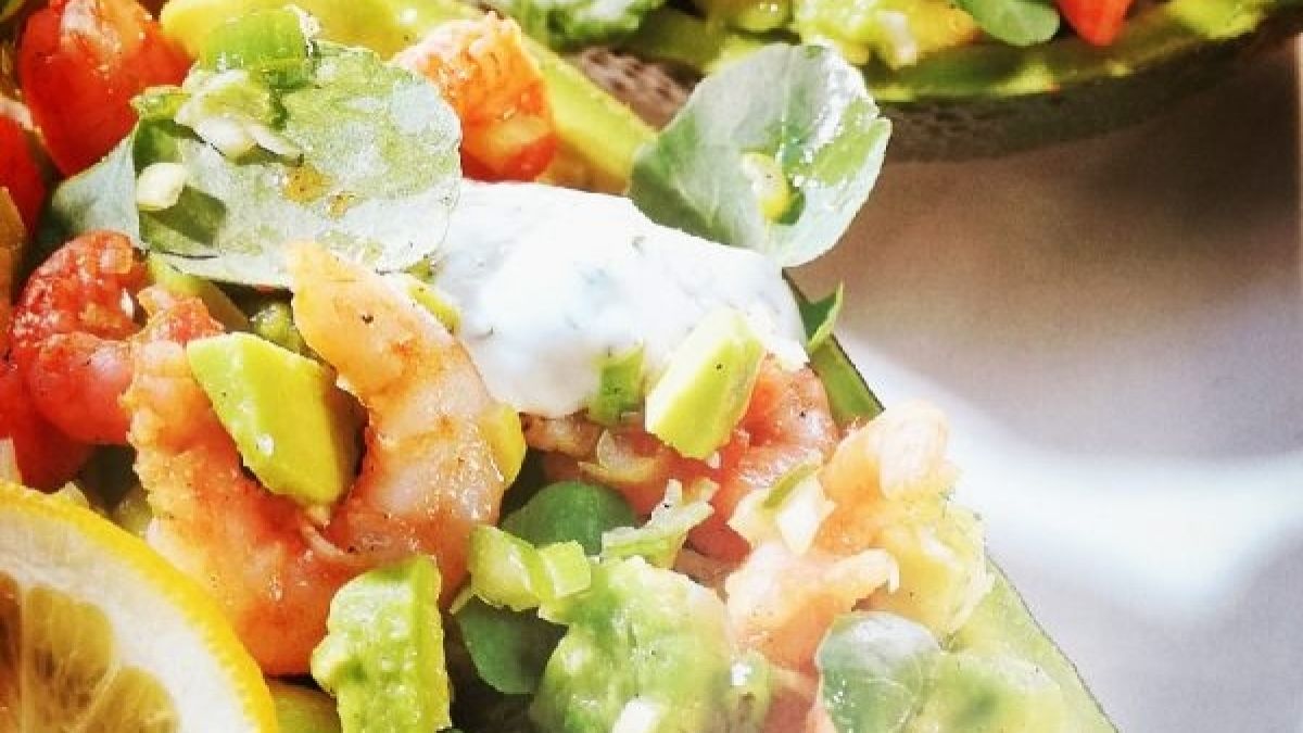 Как да си приготвим вкусна салата от авокадо със скариди