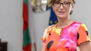 Вицепремиерът Захариева с горещ коментар на проваления референдум в Македония