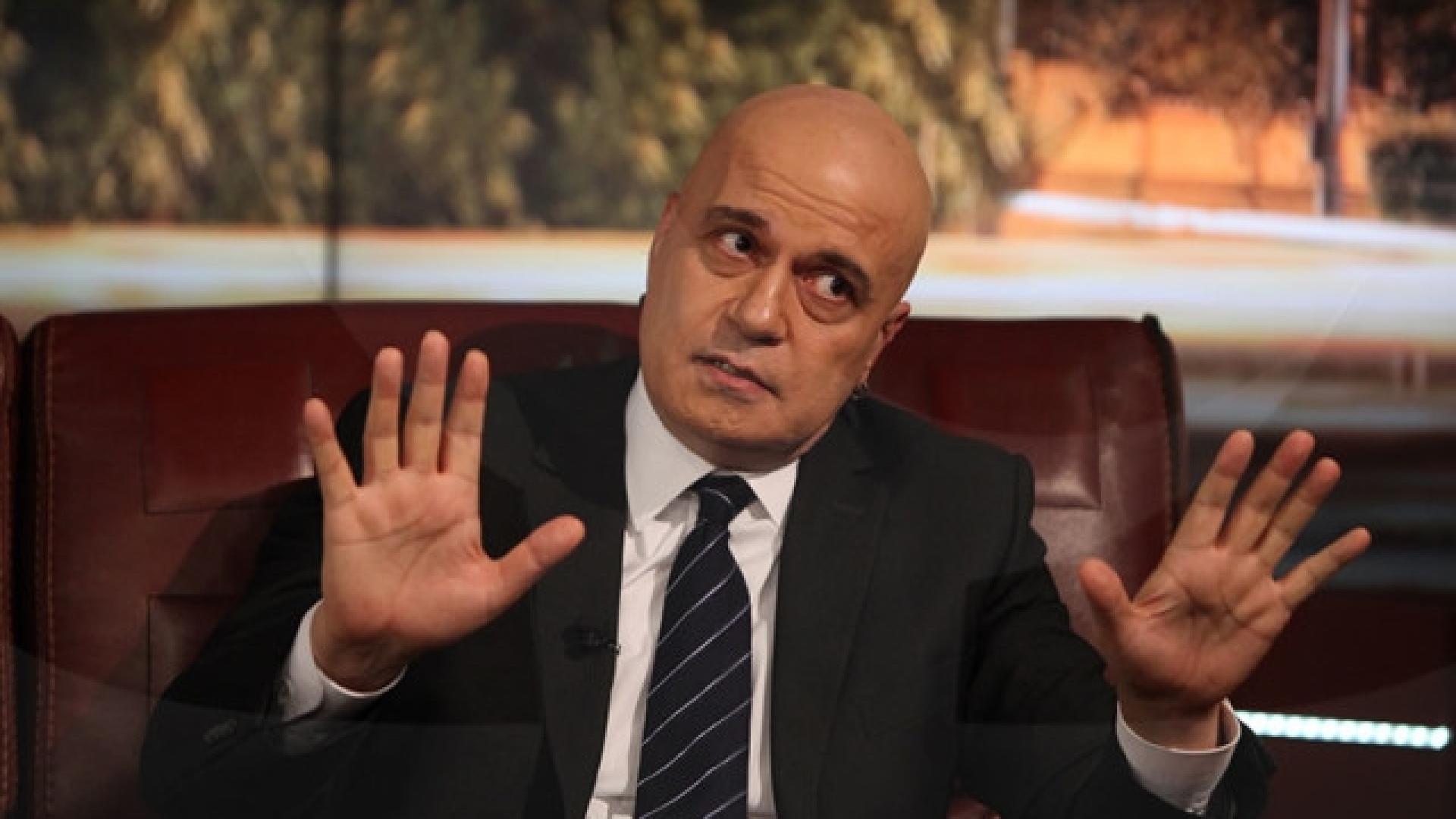 Слави взима на работа старите си колеги, моли се на Виктор Калев и Росен Петров!