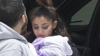 Какво се случва с Ариана Гранде? Феновете й са в паника от вида й СНИМКИ 