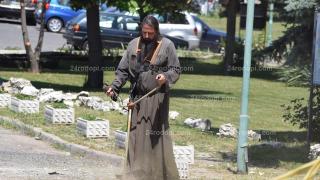 Отец грабна моторна коса и...