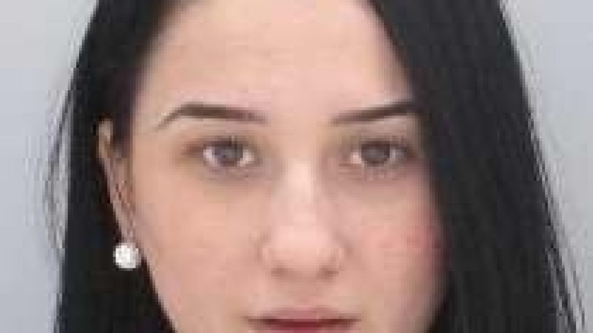 18-годишна красива варненка изчезна в Полша, Цвети се изпарила мистериозно (СНИМКИ)