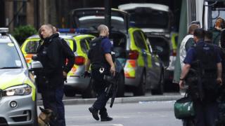 The Guardian: Парламентарните избори във Великобритания няма да бъдат отлагани