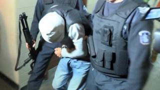 Извънредно: В Бургас закопчаха опасен руснак с индийско име, издирван от Интерпол за убийство, мъчения и сексуални гаври с момичета