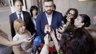 Социалистите атакуват образователния закон в Конституционния съд, за да спрат безумията в училищата 