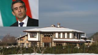 Плевнелиев надипли дебели пачки, продаде баровски имот 