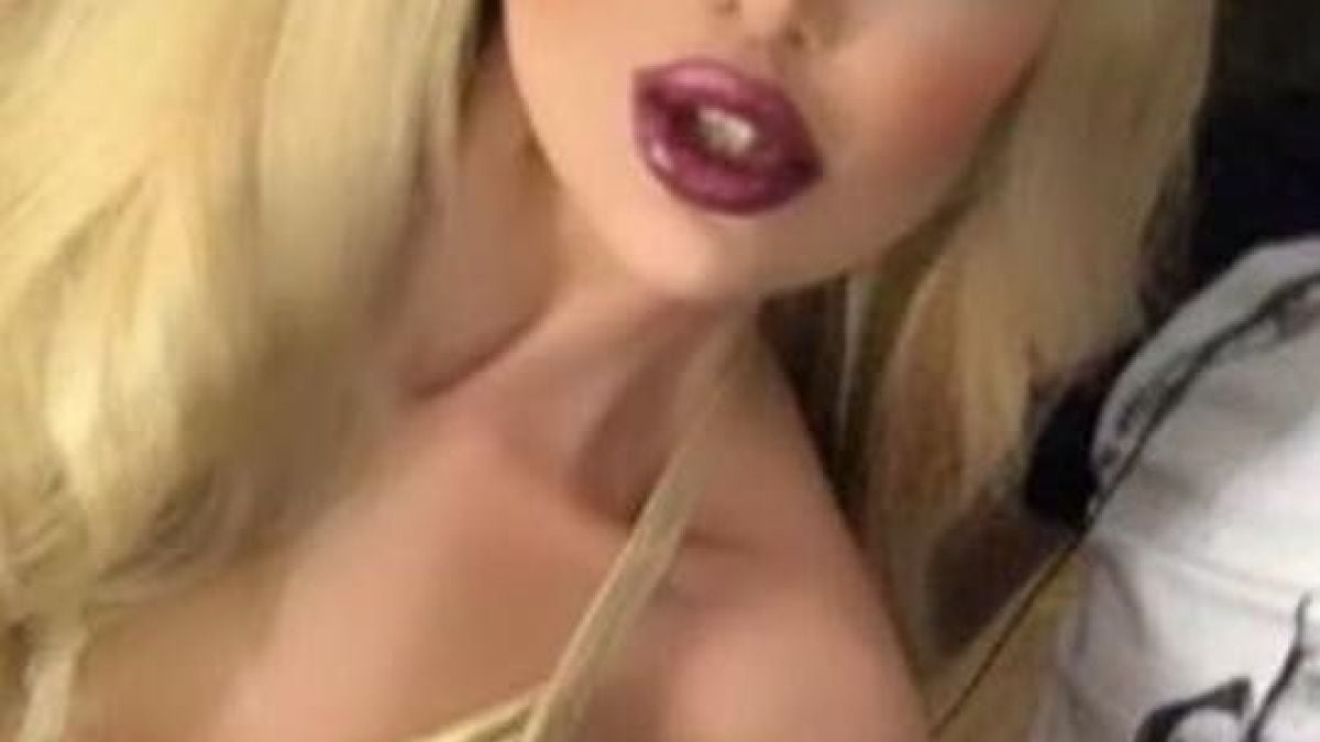 Скандалната фолк фурия Адриана подлуди мъжете с горещо ВИДЕО 18+