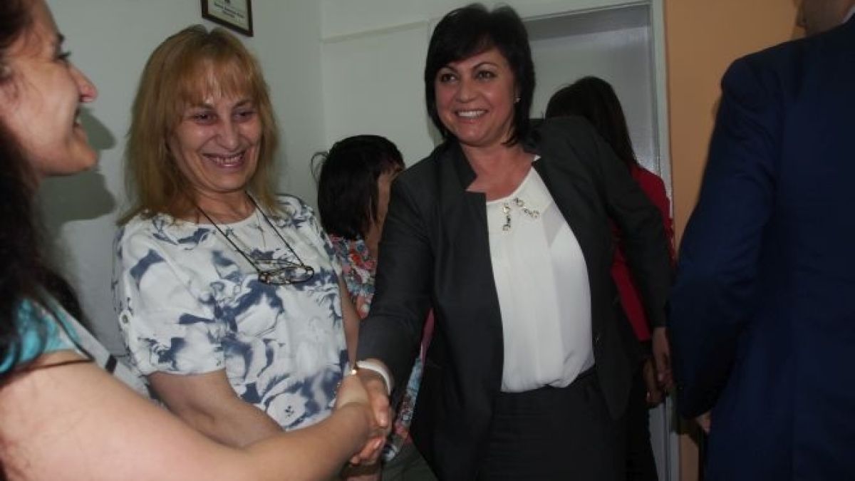 Нинова: Такова нещо не ми се беше случвало никога – ГЕРБ да ме молят за помощ срещу ГЕРБ