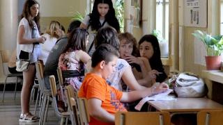 Системата за онлайн кандидатстване в гимназия вече е факт, МОН я пуска пробно