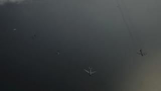 Пентагонът: Руски Су-27 прихвана американски бомбардировачи (СНИМКИ)