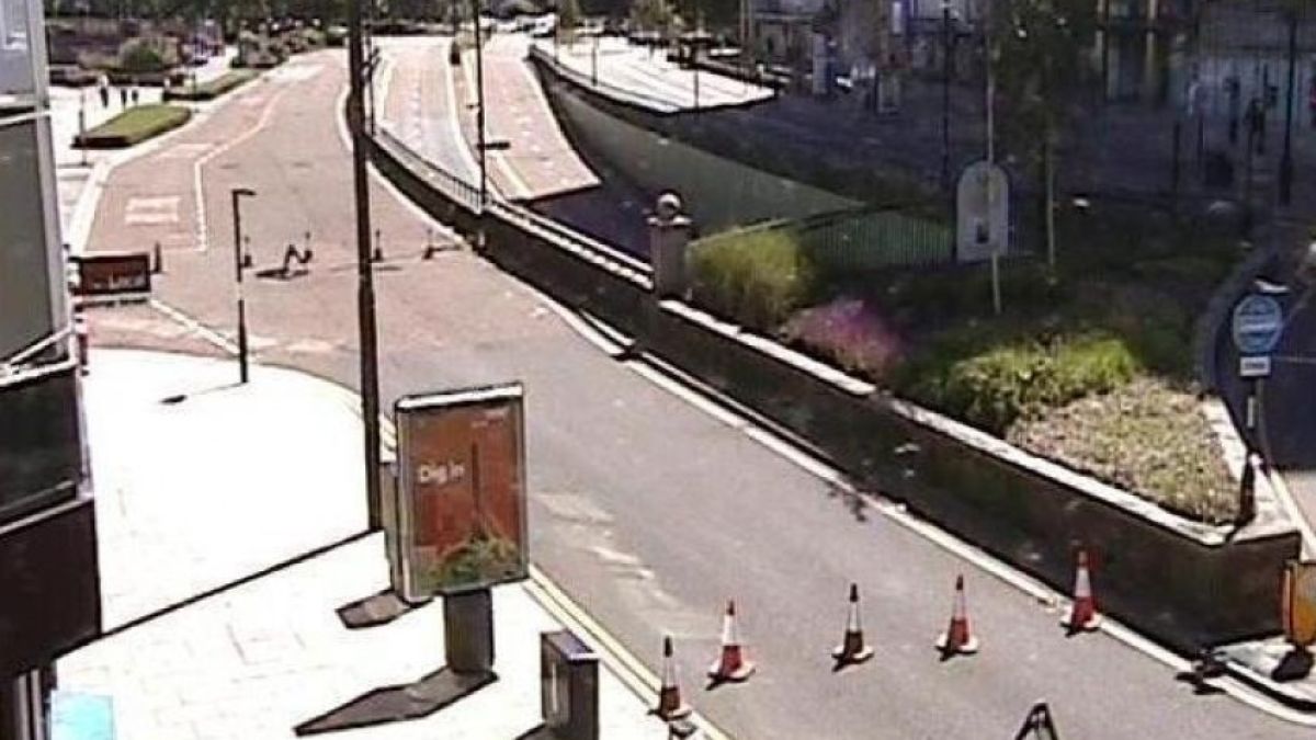 Моторджия мина покрай младеж във Фолксваген и му пусна куршум в главата 