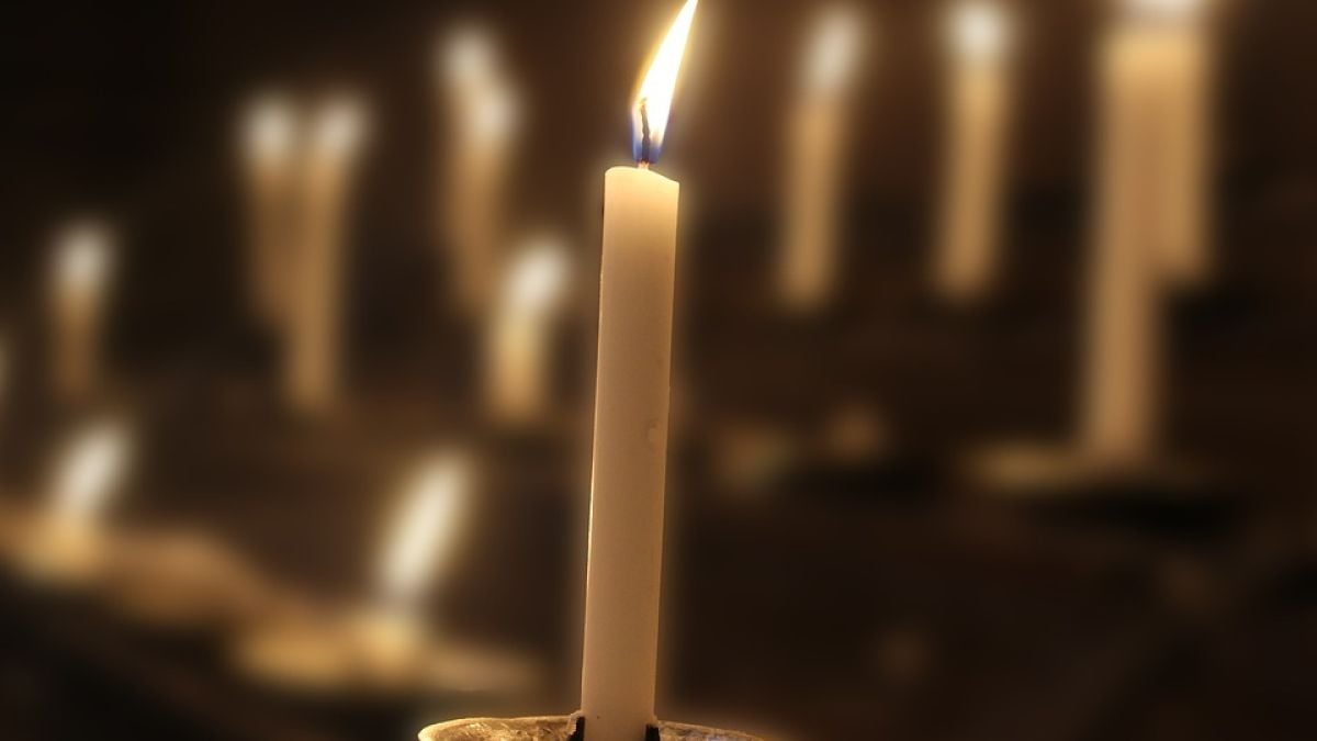 Петрич се сбогува с писателя Димитър Гонов