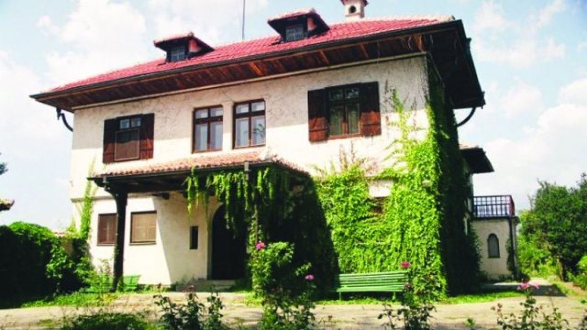 Баня праща дарове за юбилея на Симеон (СНИМКИ)
