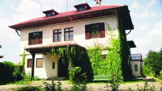 Баня праща дарове за юбилея на Симеон (СНИМКИ)