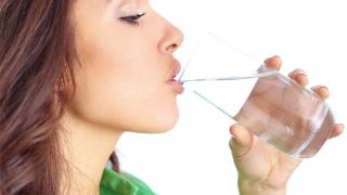 Пиете ли достатъчно вода? Вижте тези 8 признака 