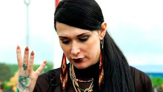 Транссексуалната екстрасенска Илона отряза мъжките си гениталии и съжали...