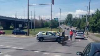 Първо в БЛИЦ! Жестока катастрофа под моста за летището в столичния квартал "Дружба" (СНИМКА)