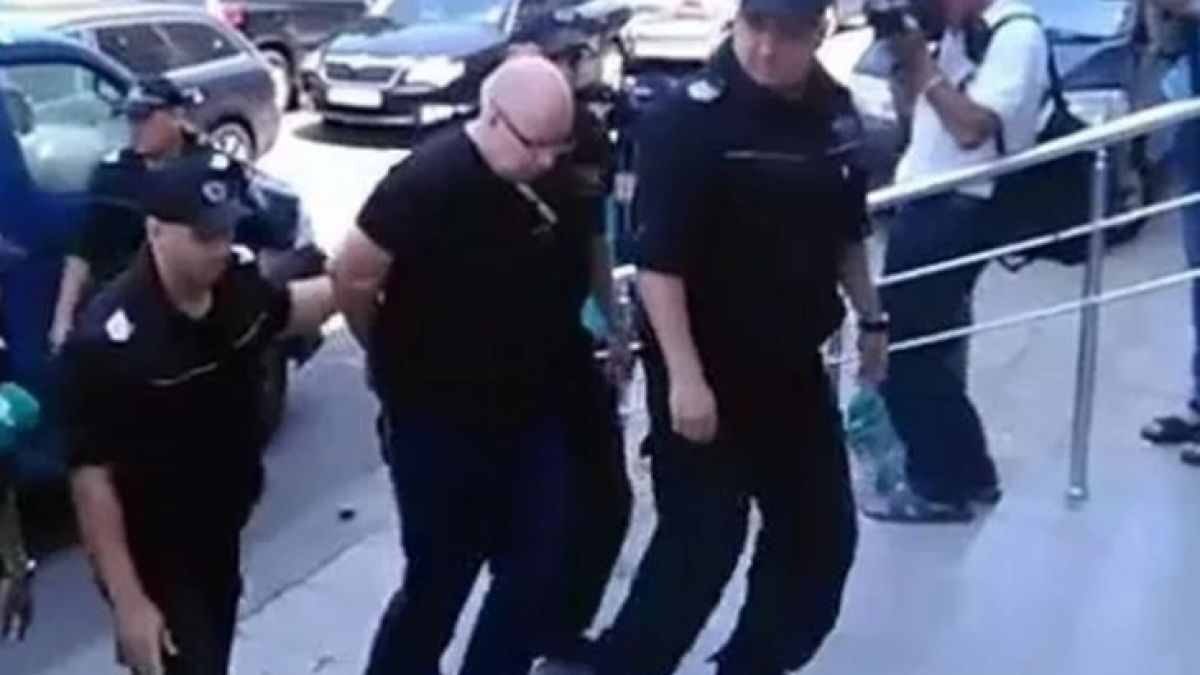 Подивелият швед Ралф пак хленчи пред съда в Бургас  